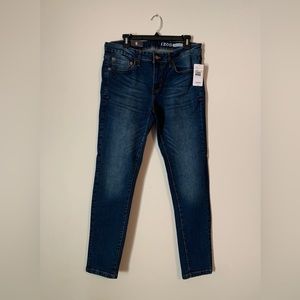 NWT! Izod Men’s Slim Tapered Fit Jeans, Comfort Stretch ~ Sz 32 X 32